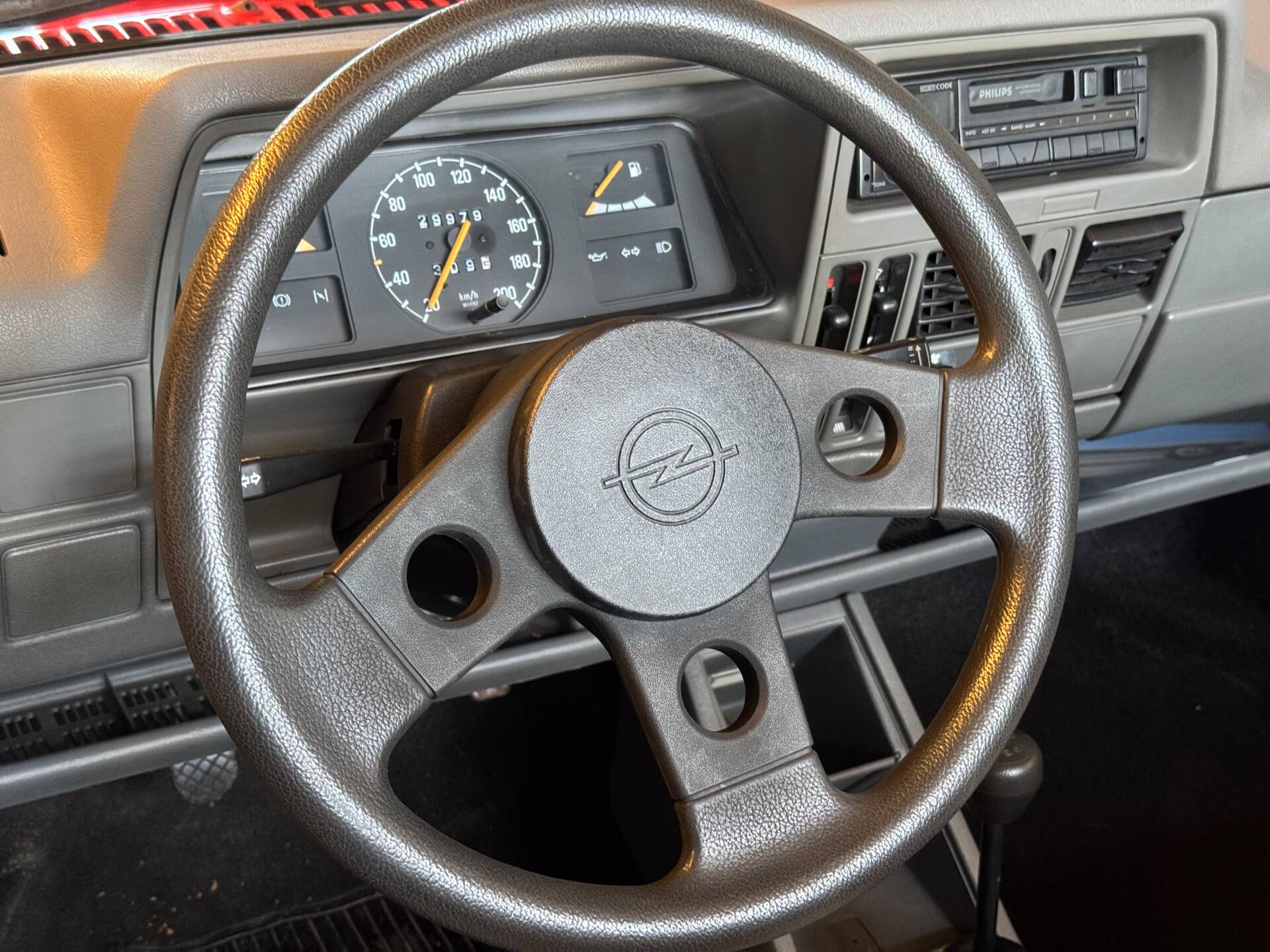 Lenkrad und Tachometer in Nahaufnahme